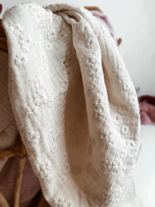 Tinsley Swaddle Blanket / Embroidered