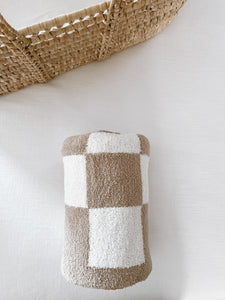 Taupe + white / checker plush blanket